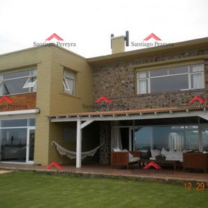 Pinares, Primera Línea Al Mar