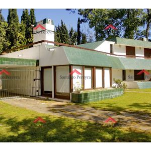 Vendo Casa 5 Dormitorios Con Piscina, Primeras Paradas Playa Mansa A 300 M Del Mar, Punta Del Este.