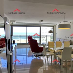 Apartamento De 3 Dormitorios, Primera Linea Frente Al Mar, En Alquiler Y Venta, Punta Del Este