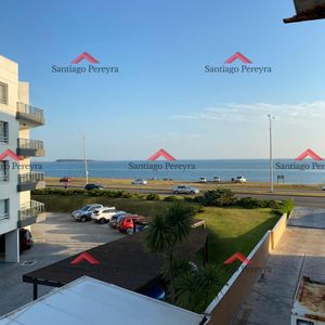Venta Apartamento De 2 Dormitorios En Pinares, Punta Del Este. Frente Al Mar!