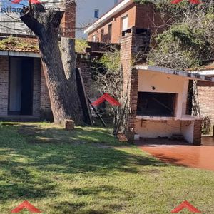 Venta Casa En Aidy Grill, Punta Del Este Con Parrillero A Pocas Cuadras Del Mar