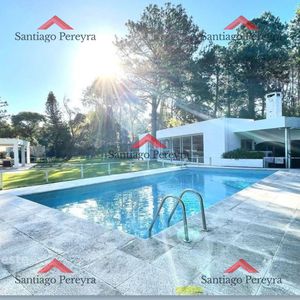 Casa De Categoría En Venta En Golf, Mas De 3500 M2 De Terreno