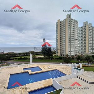Departamento De 3 Dormitorios + Dependencia En Venta, Playa Mansa. Torre Jefferson,.