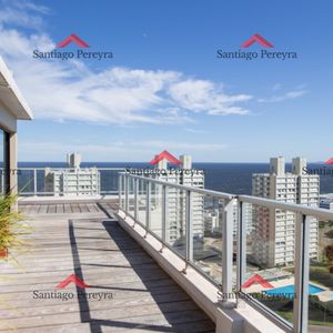 Vende Apartamento 4 Dormitorios, Comodo E Iluminado En Mansa Punta Del Este.