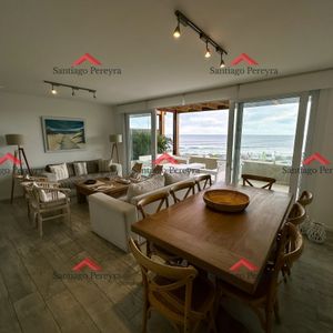 Venta Apartamento Frente Al Mar En La Barra De 4 Dormitorios