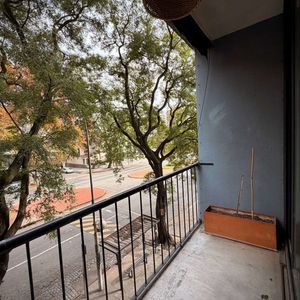 Apartamento En Alquiler 2 Dormitorios, Dos Baños, Con Balcón. Punta Carretas.