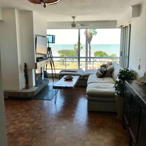 Venta Apartamento 3 Dormitorios, 3 Baños Y Garaje Sobre El Mar, Espectacular, Unico
