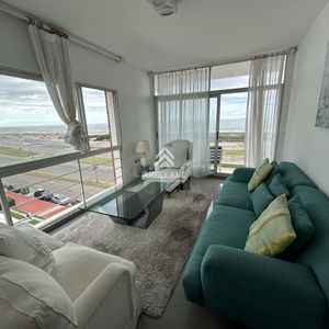 Apartamento En Brava Primera Línea En Alquiler Anual De 3 Dormitorios- Punta Del Este