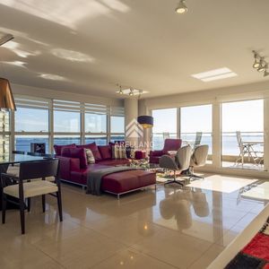 3 Dormitorios Y Dependencia - Playa Mansa - Piso Alto