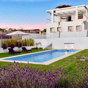 Alquiler De Temporada Excelente Casa De 4 Dormitorios Y Piscina En Manantiales, Punta Del Este
