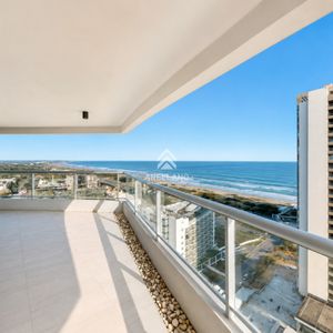 Venta Apartamento De 3 Dormitorios Y Dependencia, Con Parrillero Y Vista Al Mar En Playa Brava, Punta Del Este