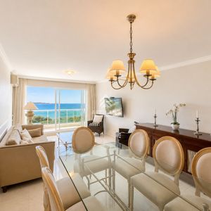 Apartamento De 3 Dormitorios Sobre Playa Mansa, En Venta Y Alquiler, Punta Del Este