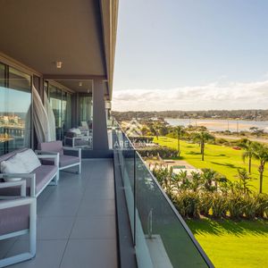 3 Dormitorios Y Dependencia, Punta Del Este
