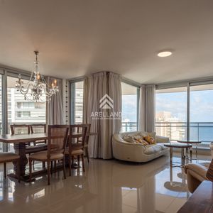 3 Y Dependencia Sunrise Tower, Piso Alto, Playa Mansa