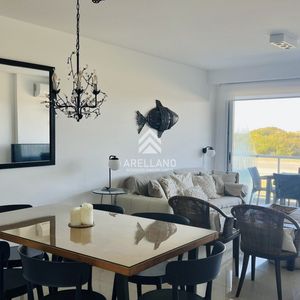 Alquiler Temporal Apartamento De 3 Dormitorios En Primera Línea Del Mar, Playa Brava Punta Del Este