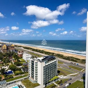 Venta Apartamento De 3 Dormitorios Con Parrillero Propio En Playa Brava, Punta Del Este