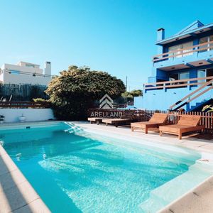 Hostel En Venta A Pasos Del Mar En El Chorro.