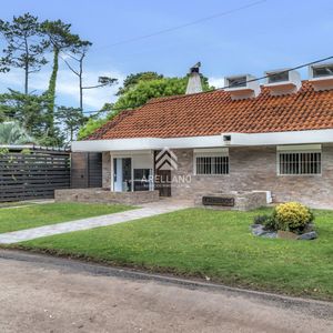 Casa En San Rafael De 3 Dormitorios Y Piscina.