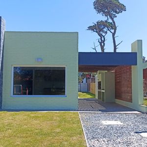 Oportunidad! Venta Casa 3 Dormitorios A 150 Metros Del Mar!