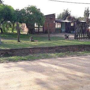 Casa  A Reciclar De 2 Dormitorios En Parque Del Plata Norte