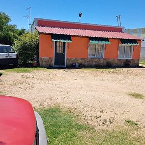 Casa De 2 Dormitorios En La Montañesa