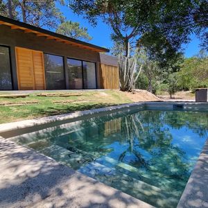 Venta Casa 2 Dormitorios Con Piscina En Punta Colorada