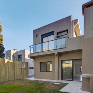 Venta Casa 3 Dormitorios A Estrenar En Lagomar Sur
