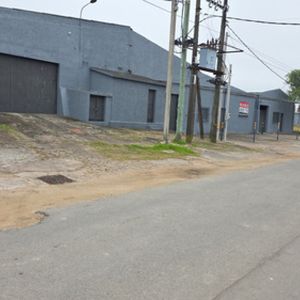 Venta De Gran Galpon Sobre Ruta 101