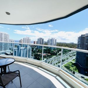 Venta Apartamento 2 Dormitorios En Casino Tower