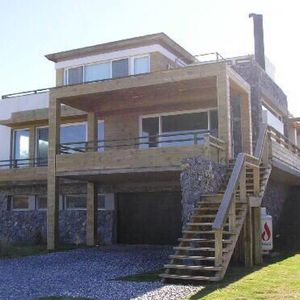 Hermosa Casa En Uno De Los Mas Exclusivos Balnearios