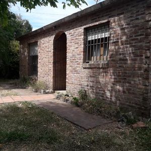 Casa De 3 Dormitorios En Pando