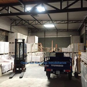 Iza. Venta Local Industrial, Galpon O Deposito La Comercial