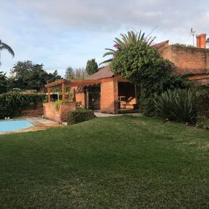 Venta Gran Casa En Carrasco 4 Dormitorios Fondo Con Piscina