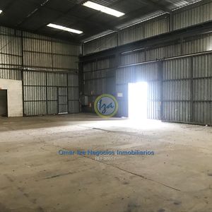 Venta Local Industrial Y Apartamentos En Hipodromo De Maroña, Galpon, Deposito, Buena Renta