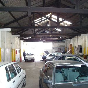 Venta Local Comercial En Tres Cruces, Deposito, Galpon
