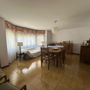 Venta Casa + Galpón En Goes, La Comercial, Ideal Empresa