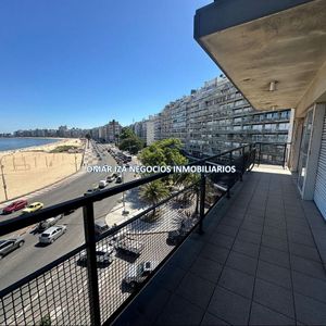 Venta Apartamento 4 Dormitorios Pocitos, Sobre Rambla Con Excelente Vista. Terraza Y Garaje.