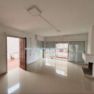 Alquiler Casa Montevideo Shopping, Ideal Empresa, 3 Dormiotrios, 2 Baños, Lugar Para 4 Autos