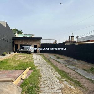 Venta Casa Padron Unico Sobre Cno Carrasco, A Reciclar, Gran Jardin Al Frente , 642m2 De Terreno