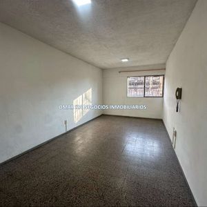 Alquiler Apartamento Dos Dormitorios Centro Bajos Gc Con Patio