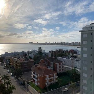 Península, Con Linda Vista Y Cómodo, Para Reciclar, Venta