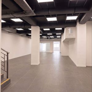 Local Comercial Premium En Pocitos - Ubicado En Calle Benito Blanco Y Bvar. España. 244mts2 En Planta Y Superficie En Subsuelo.