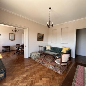Apartamento De Categoría De 2 Dormitorios En Alquiler Con Muebles En Parque Batlle