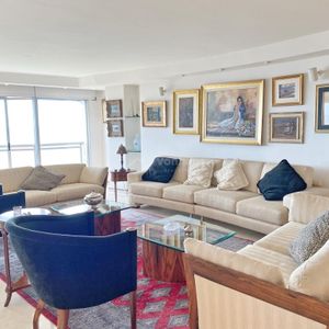 Apartamento Con Muebles En La Rambla De Punta Carretas