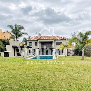Casa En Alquiler 3 Dormitorios Y Piscina Lomas De La Tahona