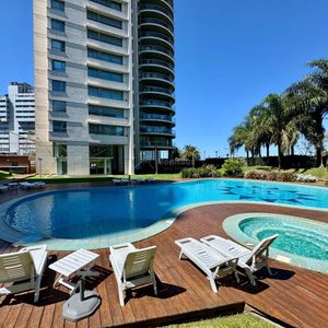 Venta De Apartamento Buceo En Torre Caelus