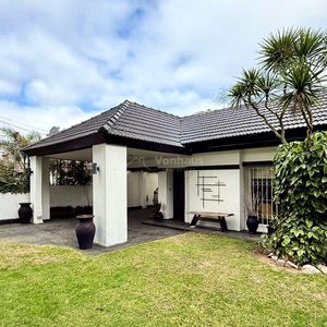 Casa En Venta En Carrasco Sur 5 Dormitorios