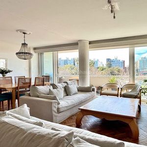 Apartamento En Venta Villa Biarritz 3 Dormitorios + Servicio