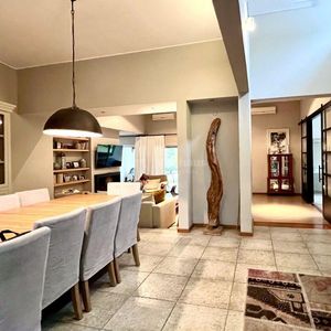 Venta O Alquiler Casa 3 Dormitorios Y Servicio En Jardines De Carrasco