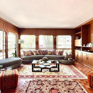 Apartamento En Venta De 4 Dormitorios Y Servicio En Pocitos